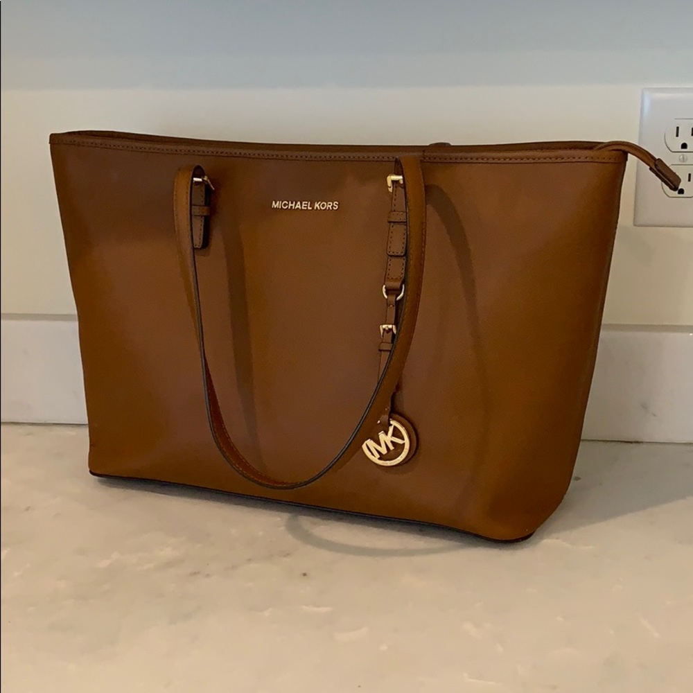 Michael Kors Saffiano Leather Jet Set Tote Bag